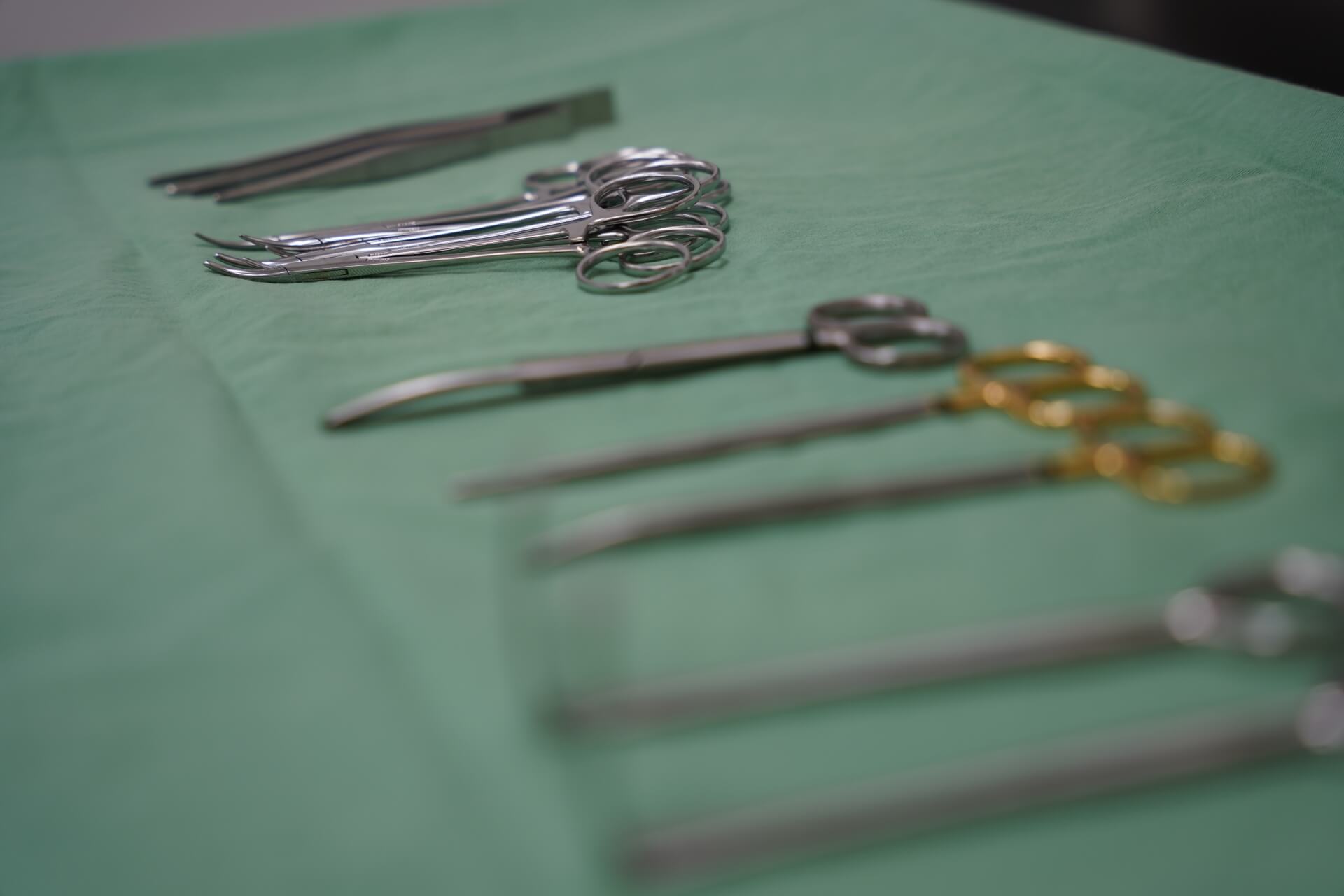 埋没法の他院修正で抜糸は必要？