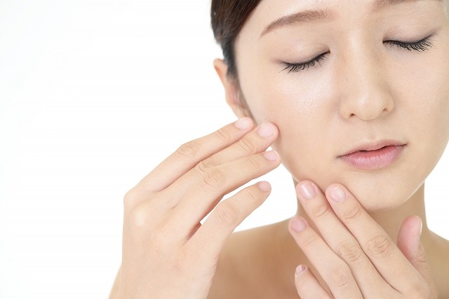 顔・フェイスライン